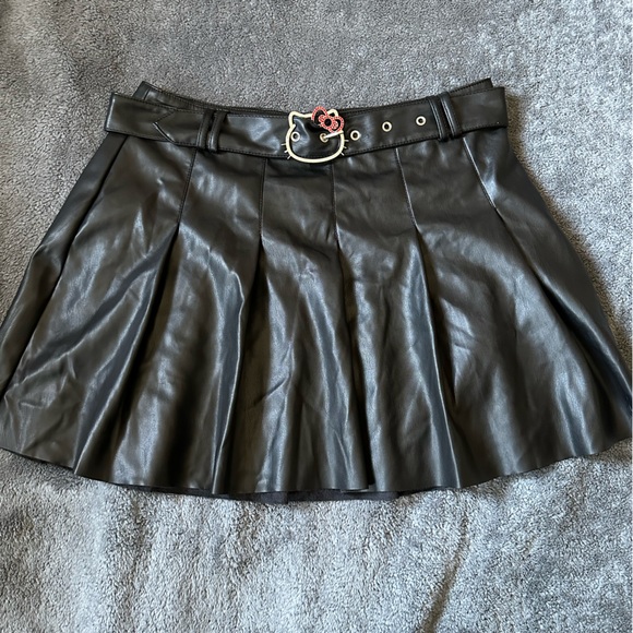 Hello kitty skirt - Picture 1 of 4